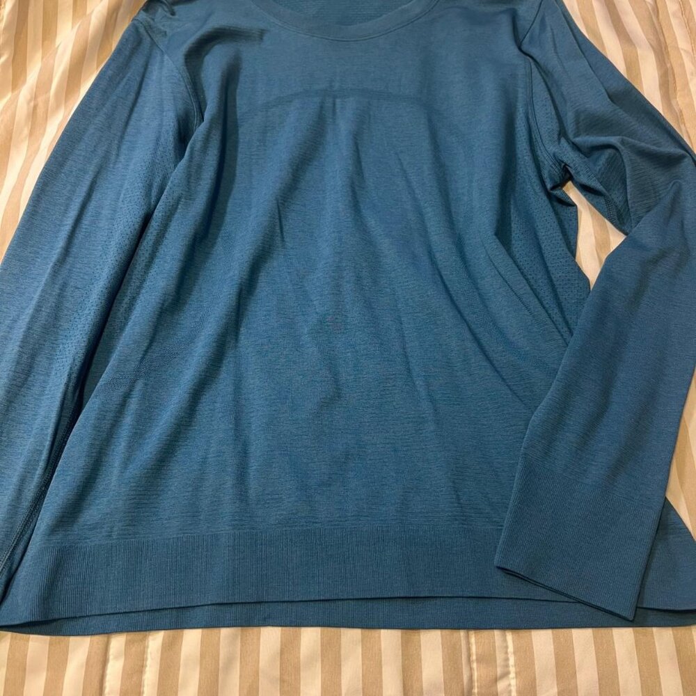 Lululemon Swiftly Tech Long Sleeve Relaxed Fit - Size 6, Dark Blue